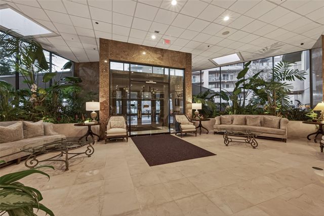 3525 Sage Road 1305, Houston, TX 77056