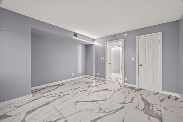 3525 Sage Road 1305, Houston, TX 77056