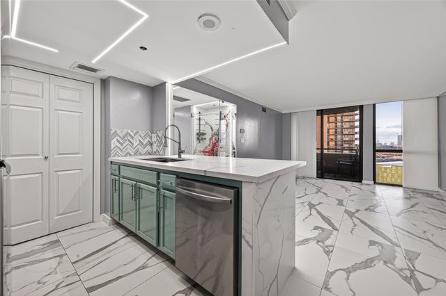 3525 Sage Road 1305, Houston, TX 77056