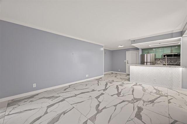 3525 Sage Road 1305, Houston, TX 77056