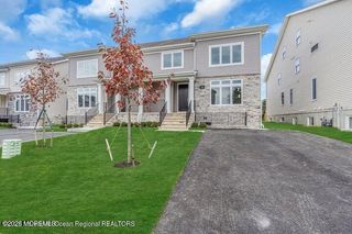 20 Blue River Way, Lakewood, NJ 08701