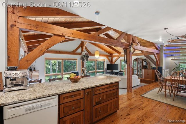 308 Nuthatch Road, Ortonville, MI 48462
