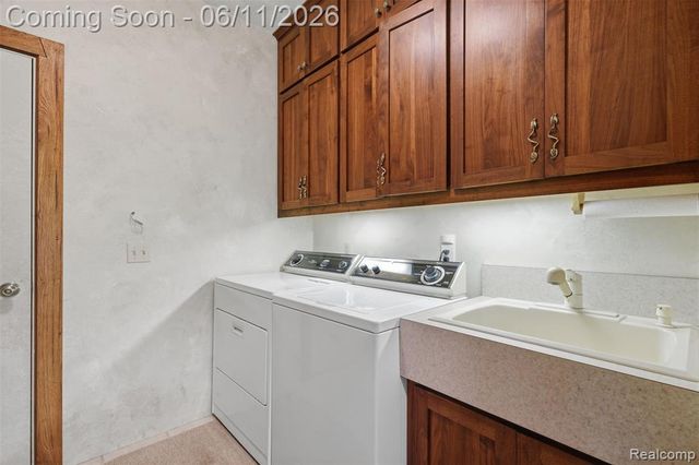 308 Nuthatch Road, Ortonville, MI 48462