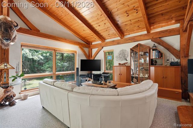 308 Nuthatch Road, Ortonville, MI 48462