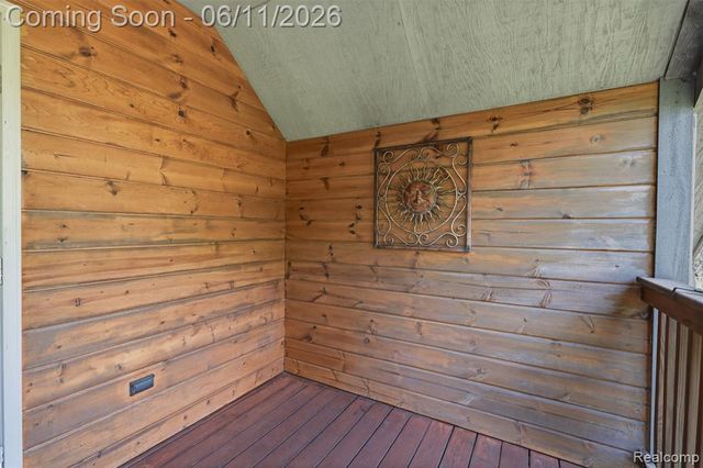 308 Nuthatch Road, Ortonville, MI 48462
