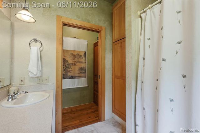 308 Nuthatch Road, Ortonville, MI 48462