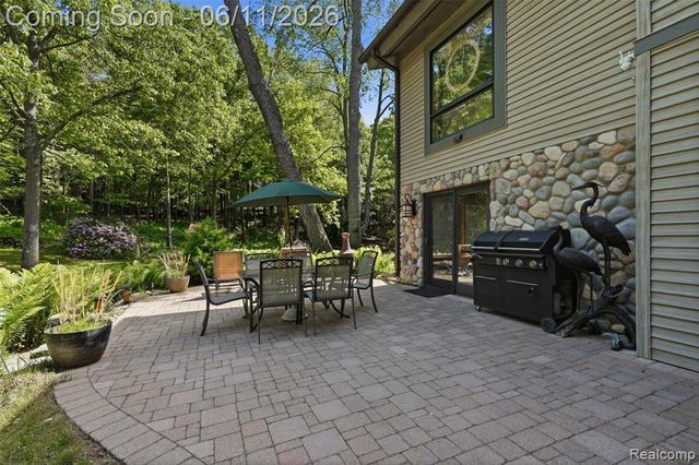 308 Nuthatch Road, Ortonville, MI 48462