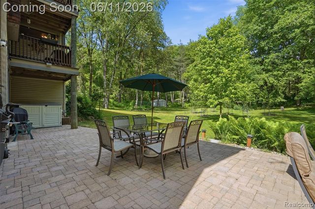 308 Nuthatch Road, Ortonville, MI 48462