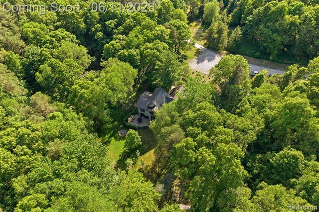 308 Nuthatch Road, Ortonville, MI 48462