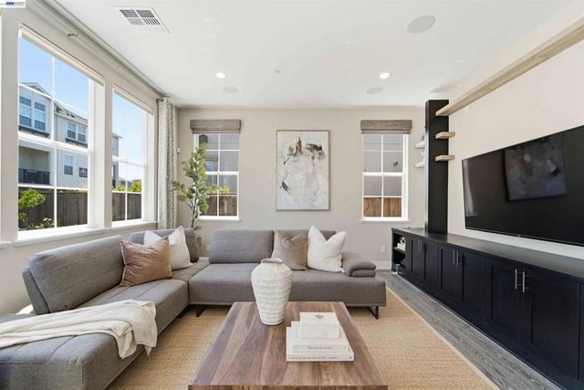 37595 Sea Bank Street, Newark, CA 94560
