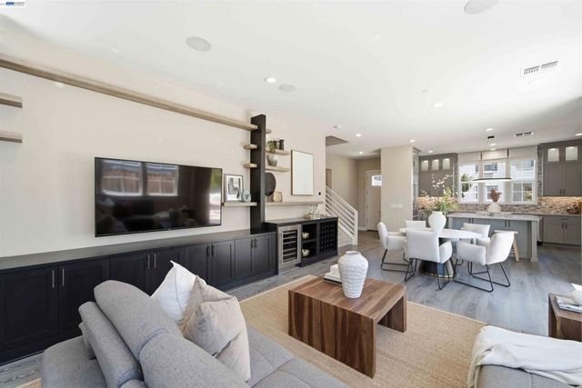 37595 Sea Bank Street, Newark, CA 94560