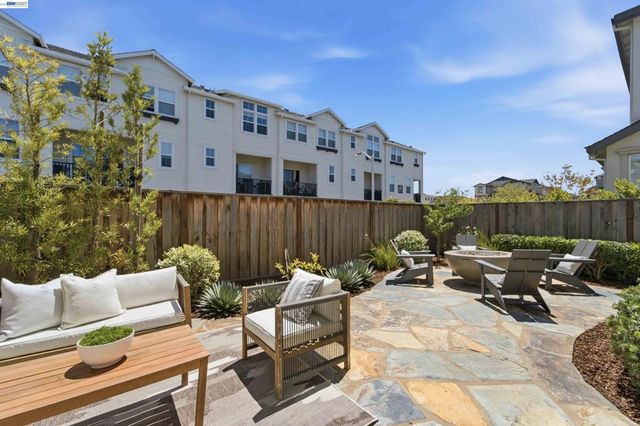 37595 Sea Bank Street, Newark, CA 94560