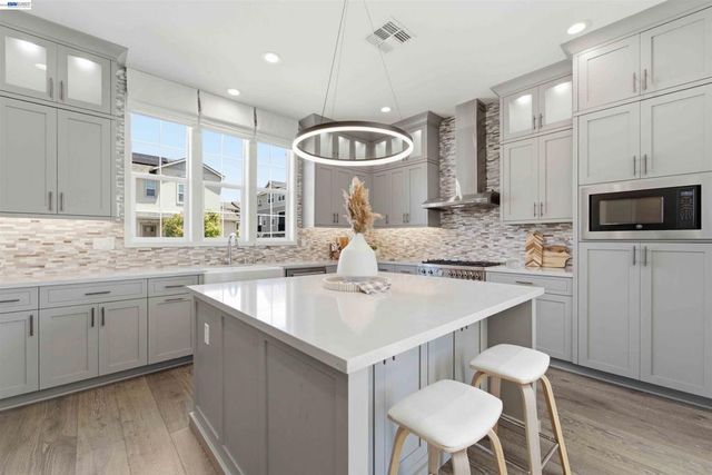 37595 Sea Bank Street, Newark, CA 94560