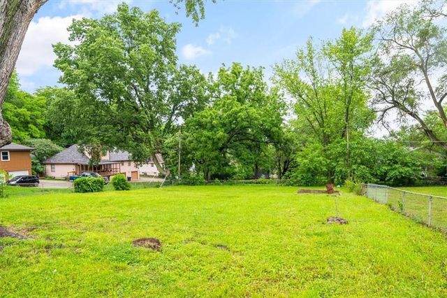 10905 E 47th Street, Kansas City, MO 64133