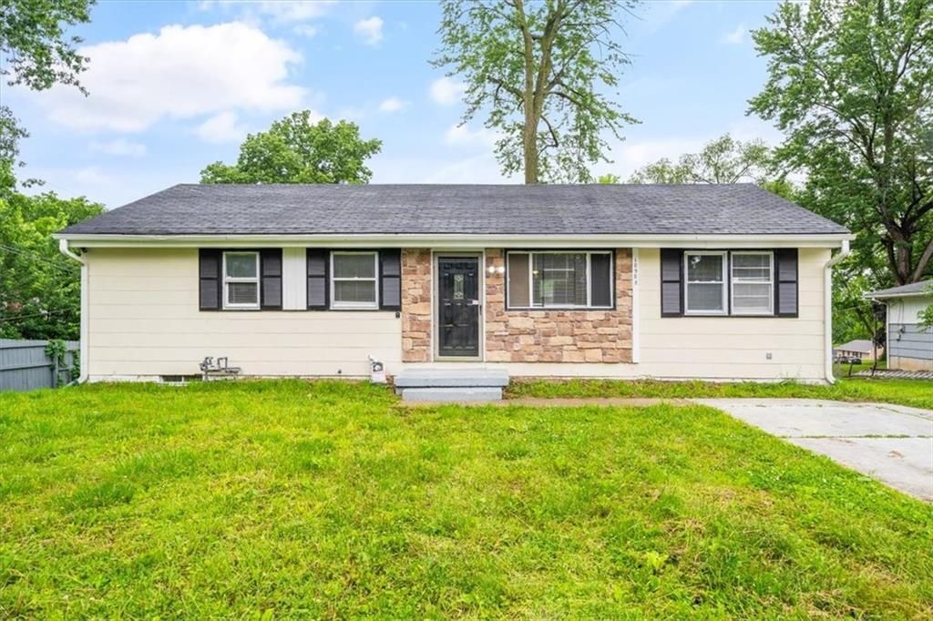 10905 E 47th Street, Kansas City, MO 64133