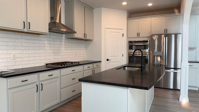 717 ANGELS REST WAY, Columbia, MO 65203