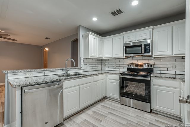 5719 HICKORY CYN, San Antonio, TX 78252