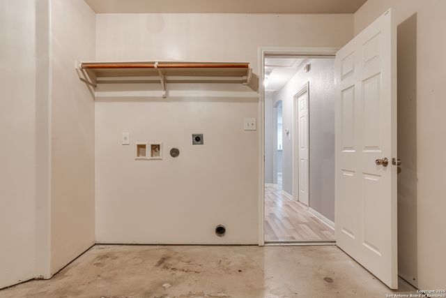 5719 HICKORY CYN, San Antonio, TX 78252