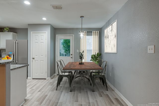 5719 HICKORY CYN, San Antonio, TX 78252