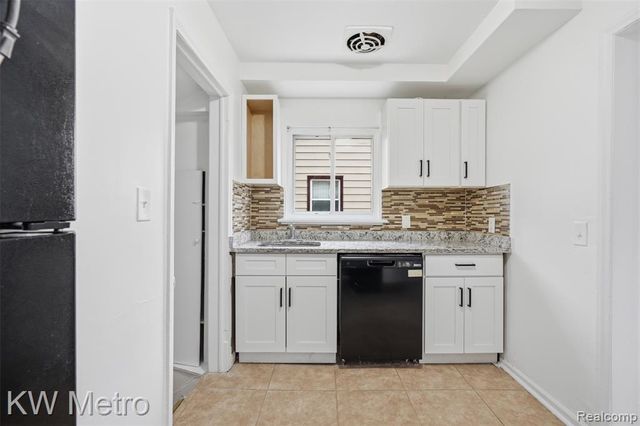 19848 Winston Street, Detroit, MI 48219