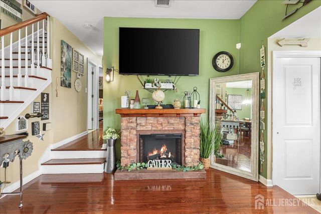42 Mildred Lane, Fords, NJ 08863