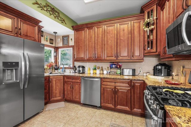 42 Mildred Lane, Fords, NJ 08863
