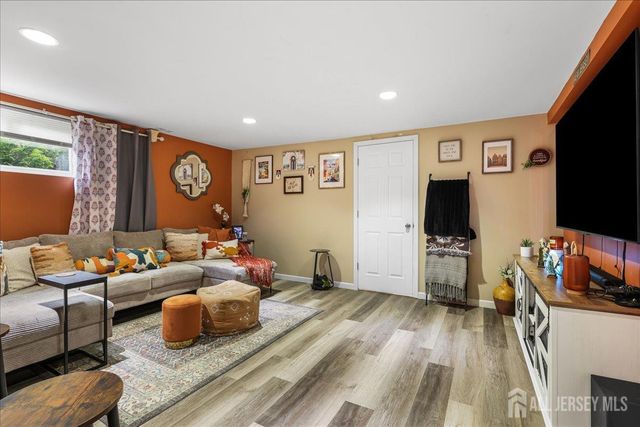 42 Mildred Lane, Fords, NJ 08863