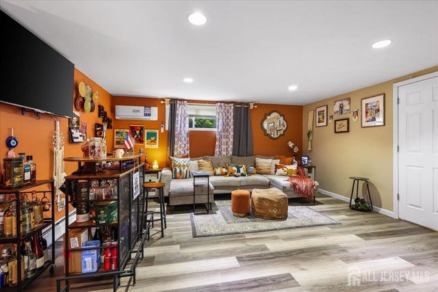 42 Mildred Lane, Fords, NJ 08863