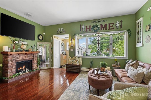 42 Mildred Lane, Fords, NJ 08863