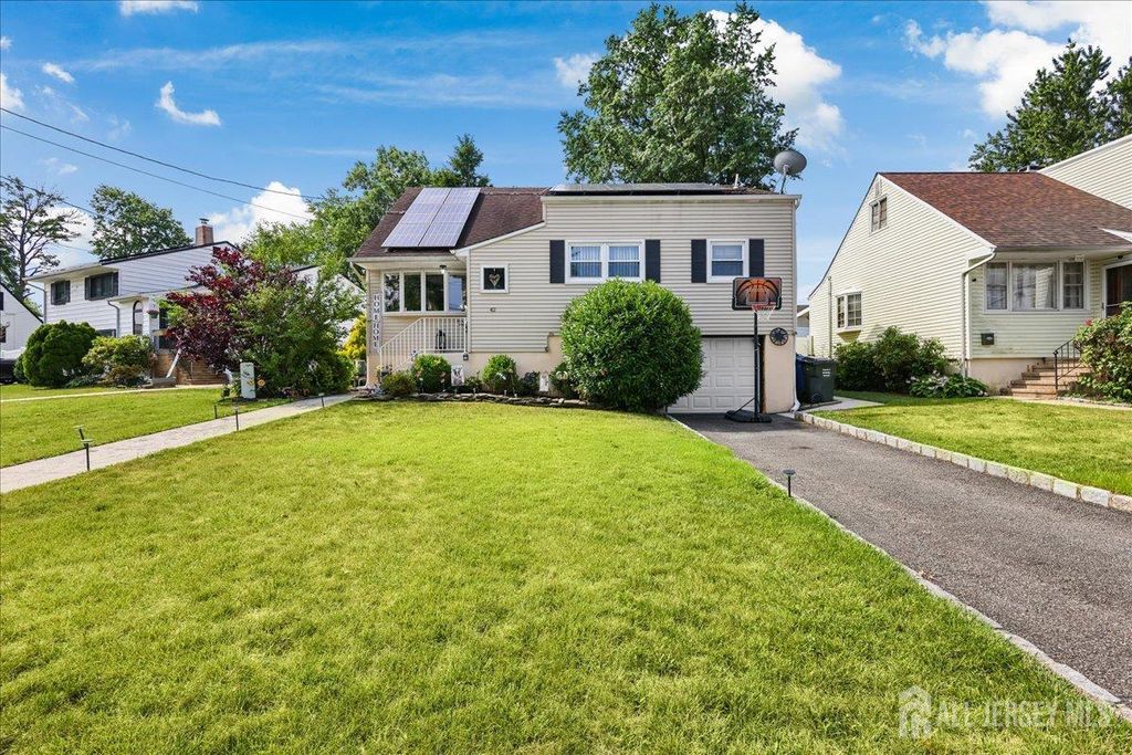 42 Mildred Lane, Fords, NJ 08863