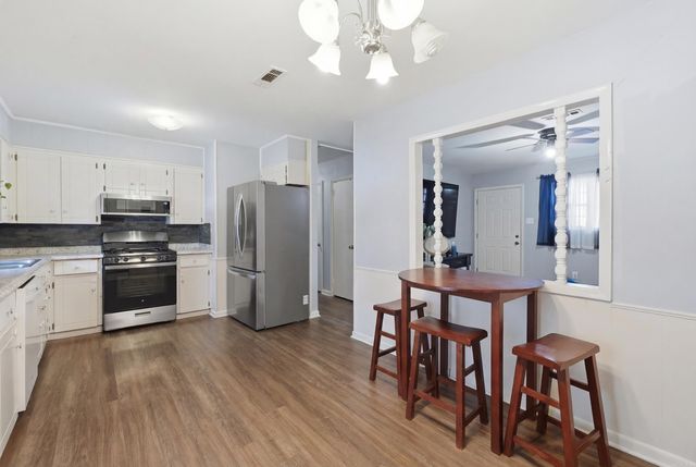 13815 Bonnie Ln, Shannon Hills, AR 72103