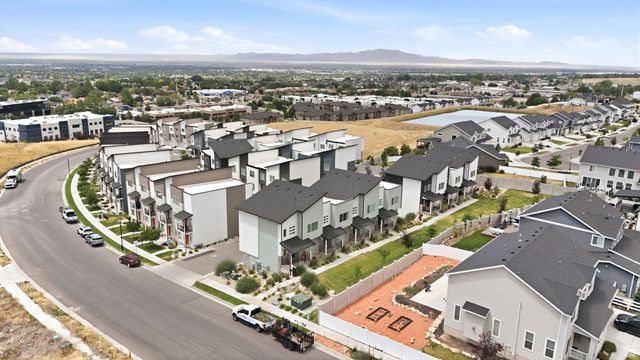 1639 E INDIGO LOOP, Layton, UT 84041