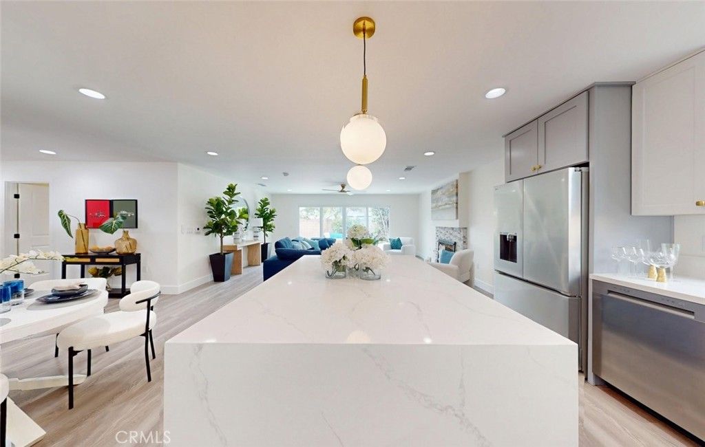 Image 11 of property listing at 4014 W Kent, Santa Ana, CA 92704