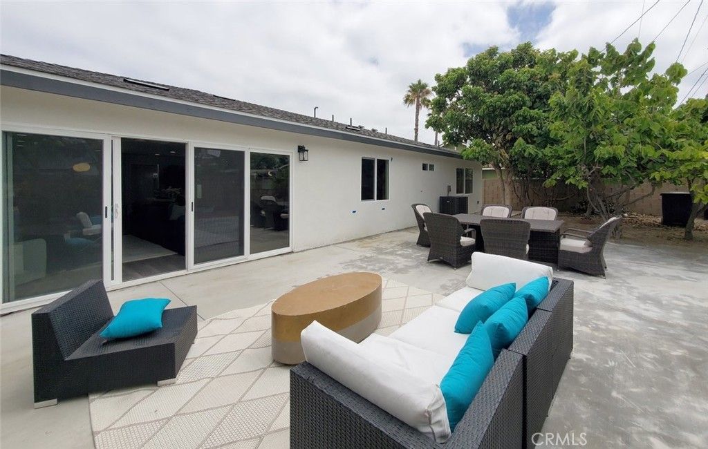 Image 31 of property listing at 4014 W Kent, Santa Ana, CA 92704