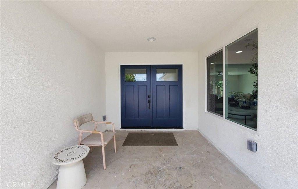 Image 5 of property listing at 4014 W Kent, Santa Ana, CA 92704