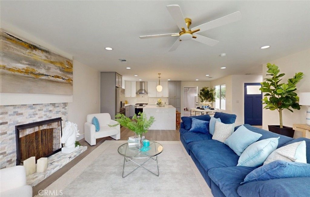 Image 7 of property listing at 4014 W Kent, Santa Ana, CA 92704