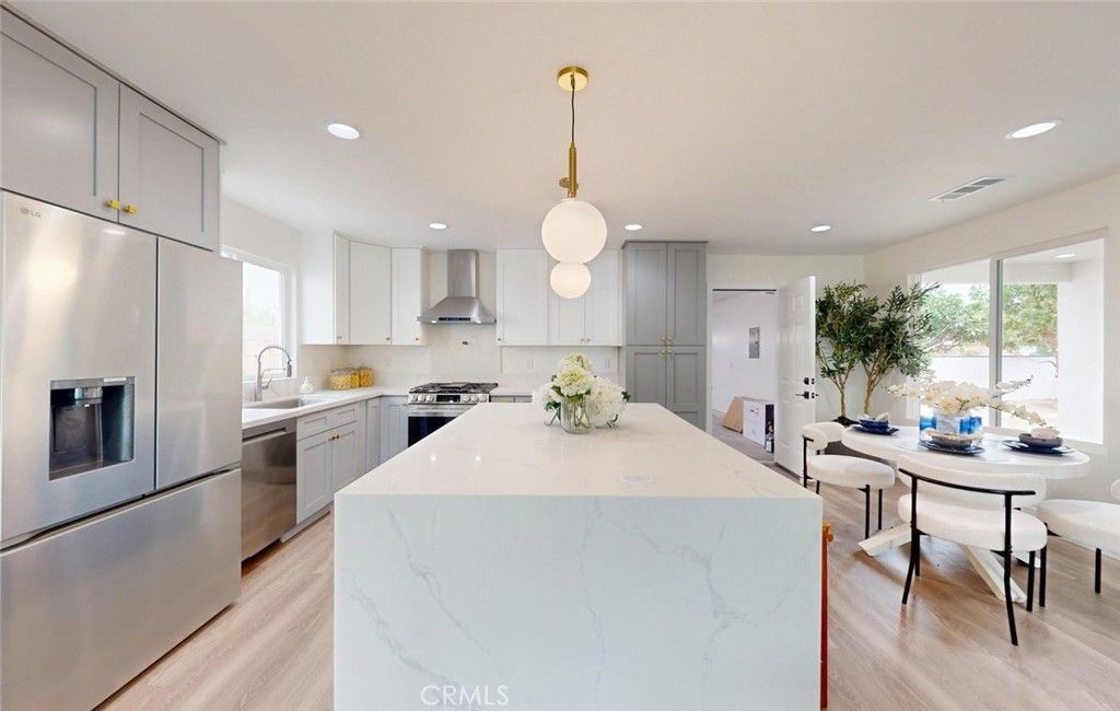 Image 9 of property listing at 4014 W Kent, Santa Ana, CA 92704