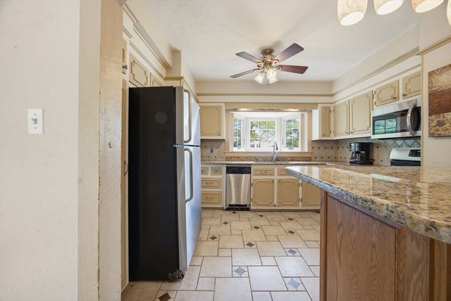 17 Great Pond Rd, Weymouth, MA 02190