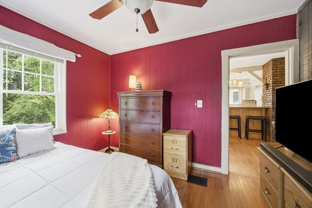 17 Great Pond Rd, Weymouth, MA 02190