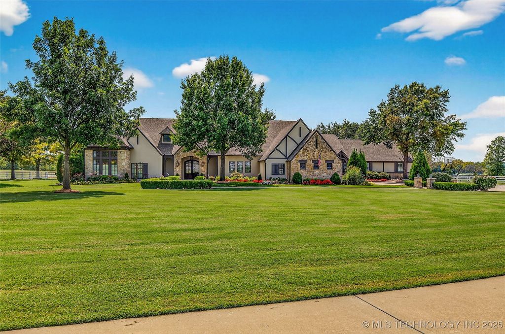 2601 Rice Creek Road, Bartlesville, OK 74006