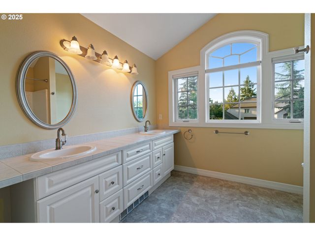 3110 Nw LACAMAS Dr, Camas, WA 98607