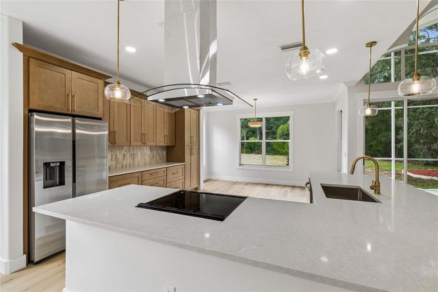 16936 FALCONRIDGE ROAD, Lithia, FL 33547