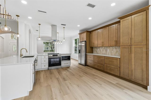 16936 FALCONRIDGE ROAD, Lithia, FL 33547