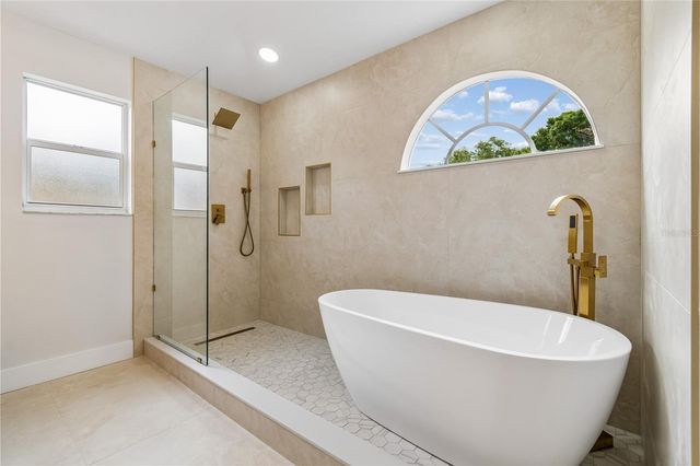 16936 FALCONRIDGE ROAD, Lithia, FL 33547