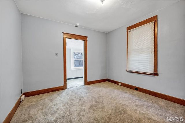 7070 Winona Avenue, St Louis, MO 63109