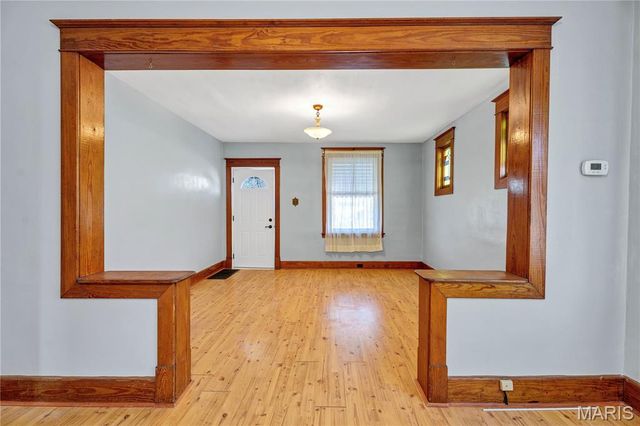 7070 Winona Avenue, St Louis, MO 63109