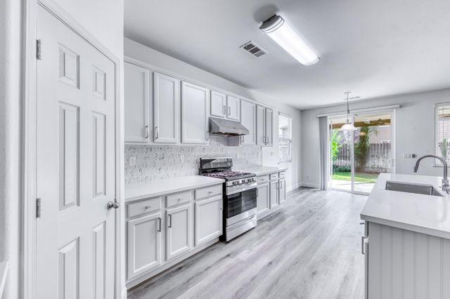 6575 E Cetti Avenue, Fresno, CA 93727