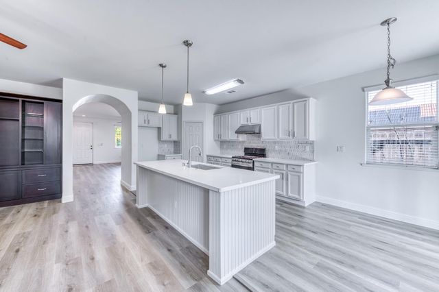 6575 E Cetti Avenue, Fresno, CA 93727