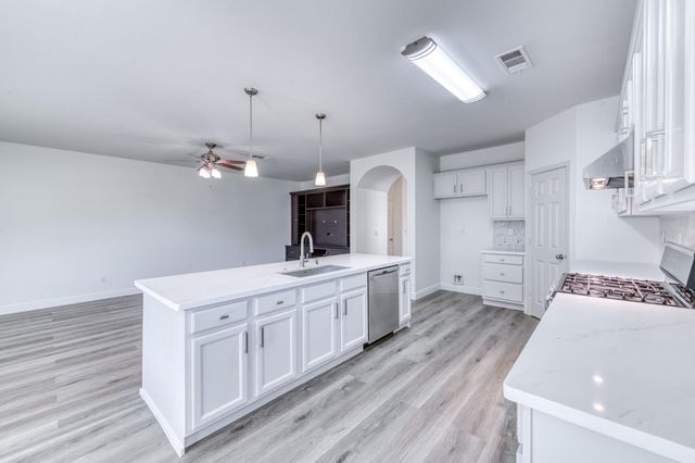 6575 E Cetti Avenue, Fresno, CA 93727