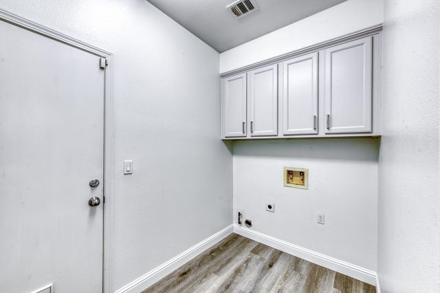 6575 E Cetti Avenue, Fresno, CA 93727